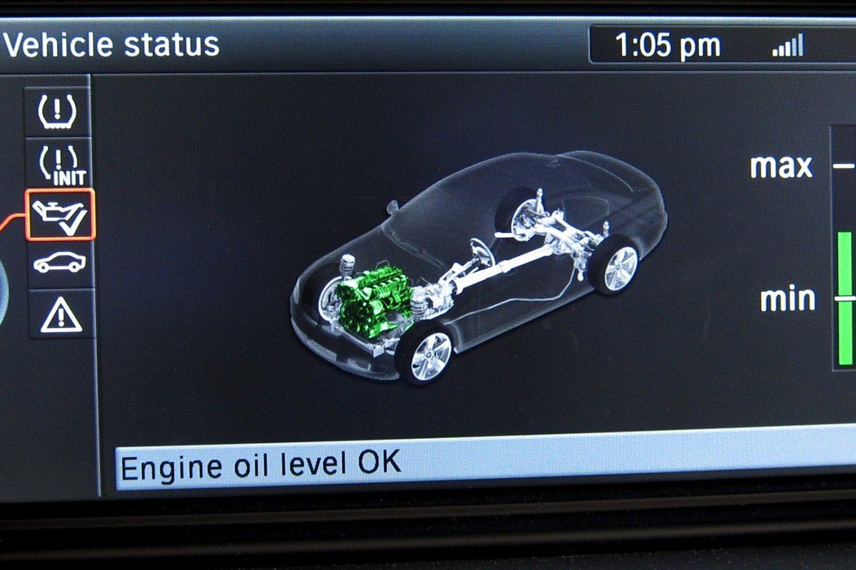 BMW low oil level kraked